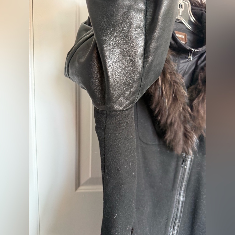 Danier Women's Wool and Black Leather Jacket with Fur Collar - Thinsulate - Sz L - Picture 6 of 13